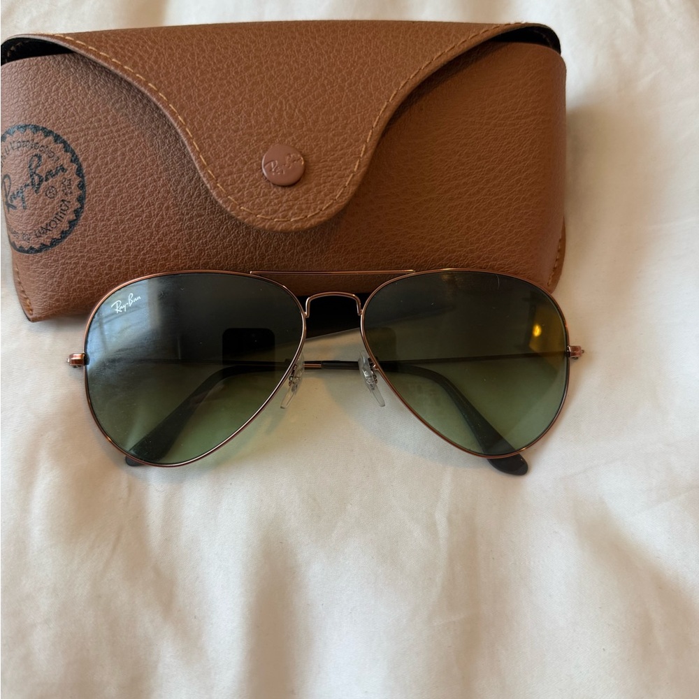 Ray-Ban Aviator Sunglasses with Tan Case